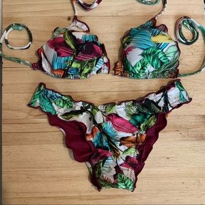 From Brazil 🇧🇷 2 piece Maroon/wine floral ruffle edge reversible bikini